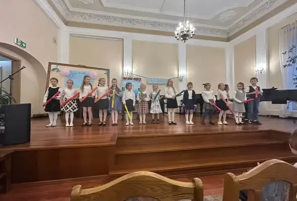 Pasowanie pierwszoklasistów w lublińskiej szkole muzycznej