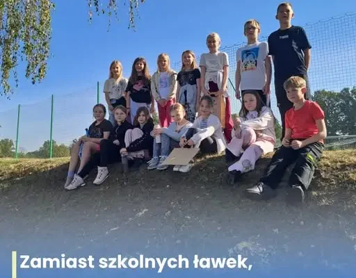 Lekcja przyrody w plenerze – uczniowie z Widzowa uczyli się poza murami szkoły
