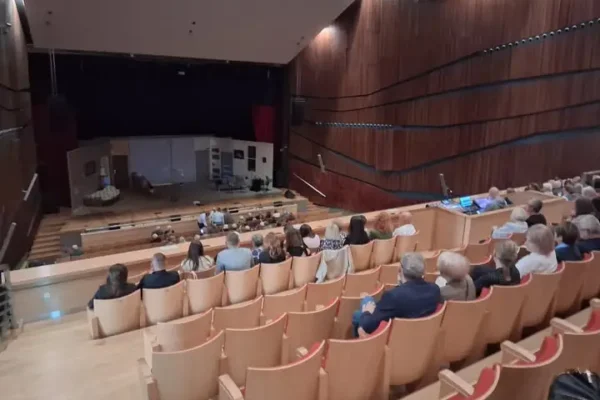 Mieszkańcy Kochanowic zobaczą „Berek, czyli upiór w moherze” w Filharmonii Częstochowskiej