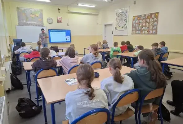 Uczniowie z Koszęcina uczyli się, jak radzić sobie z hejtem w sieci