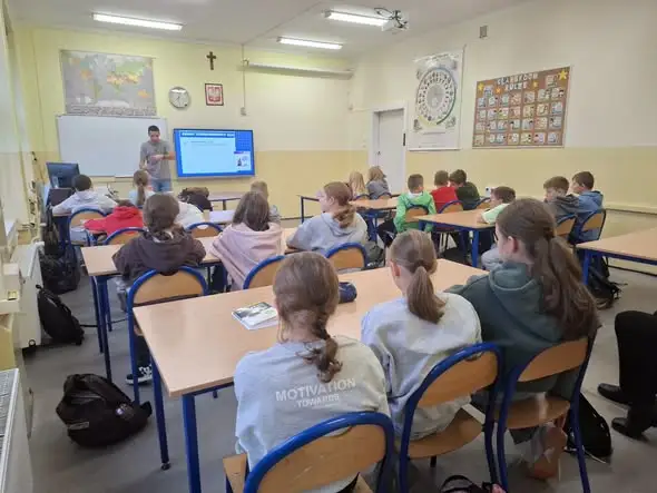 Uczniowie z Koszęcina uczyli się, jak radzić sobie z hejtem w sieci